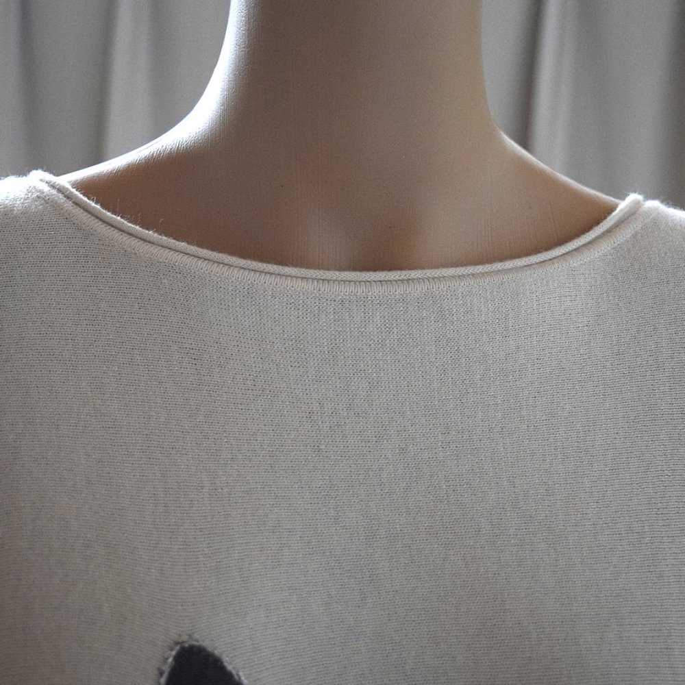 Luxury Knit Sweater Dress with Embroidered Butterfly - Picture 11 of 17